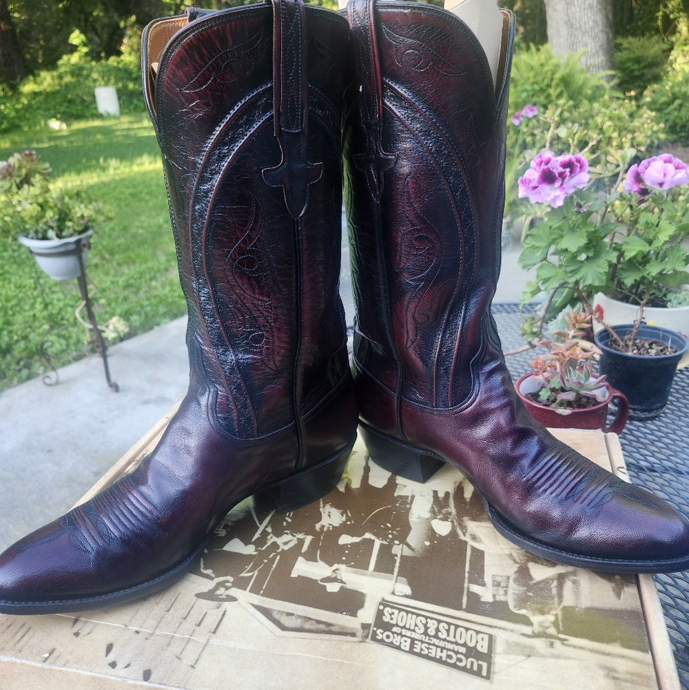 MENS BLACK CHERRY 🐐 LUCCHESE CLASSICS